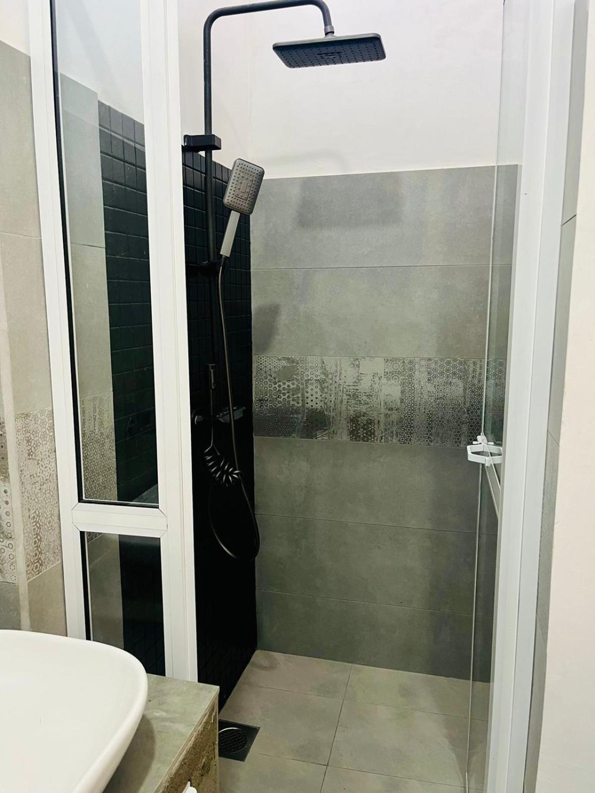 Bloom House Homestay Бандаравела Екстериор снимка
